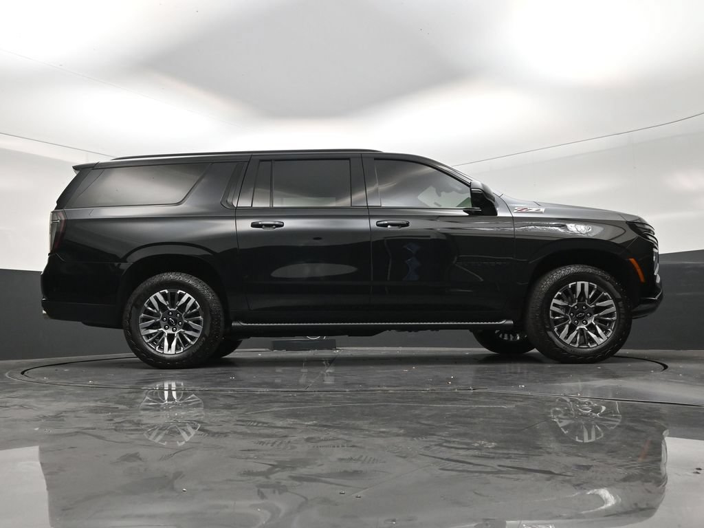 Used 2025 Chevrolet Suburban Z71 w/ Comfort Package AWD/4WD image 25