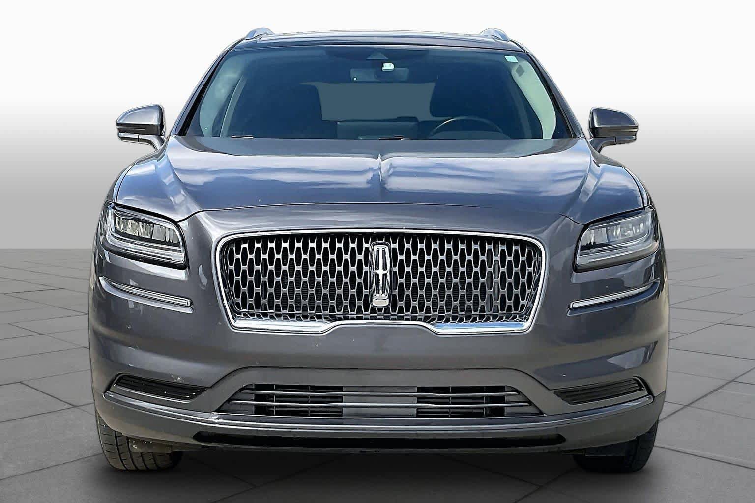 Used 2022 Lincoln Nautilus Reserve w/ Monochromatic Package FWD image 4