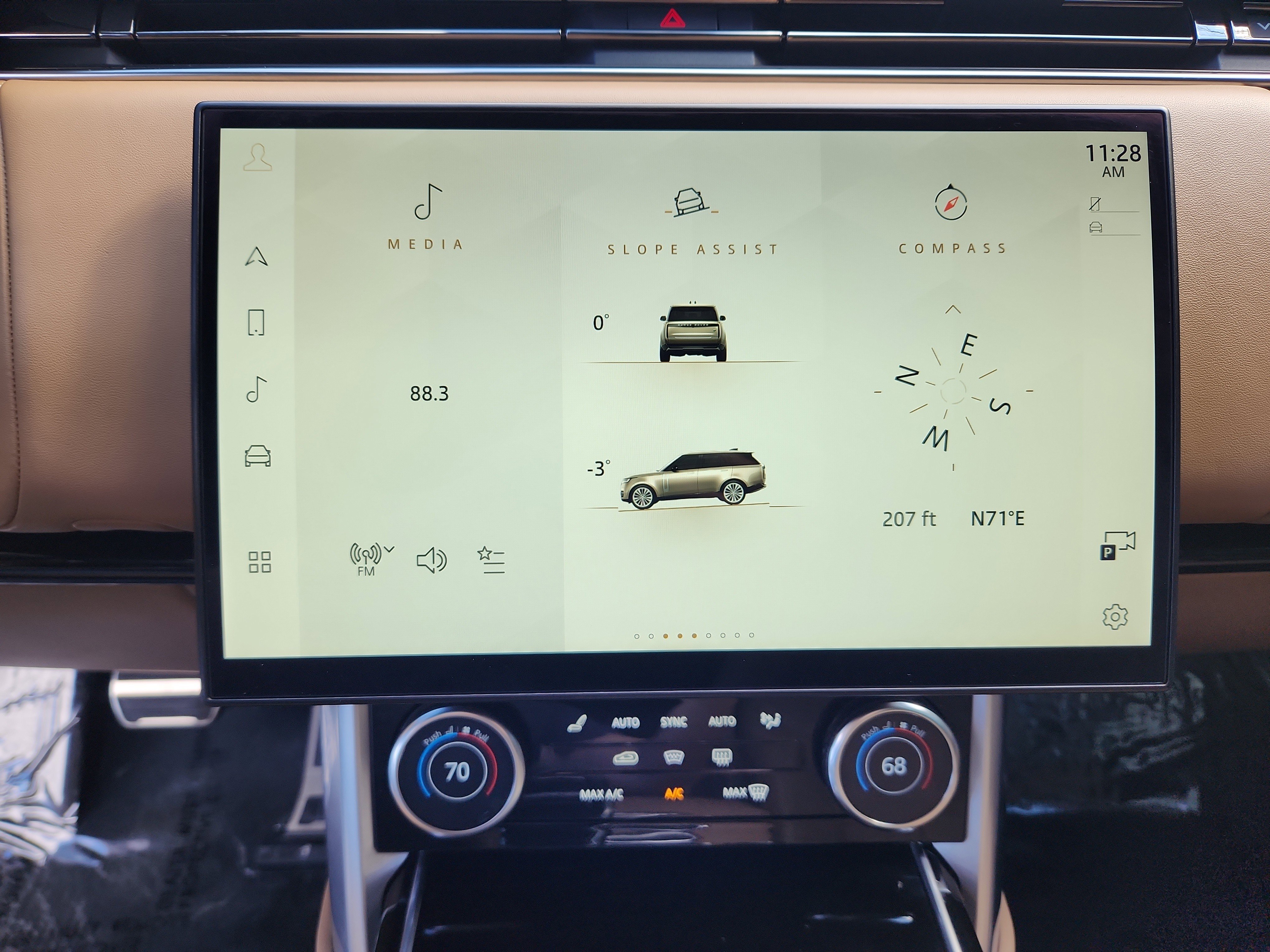 Used 2023 Land Rover Range Rover SE image 17