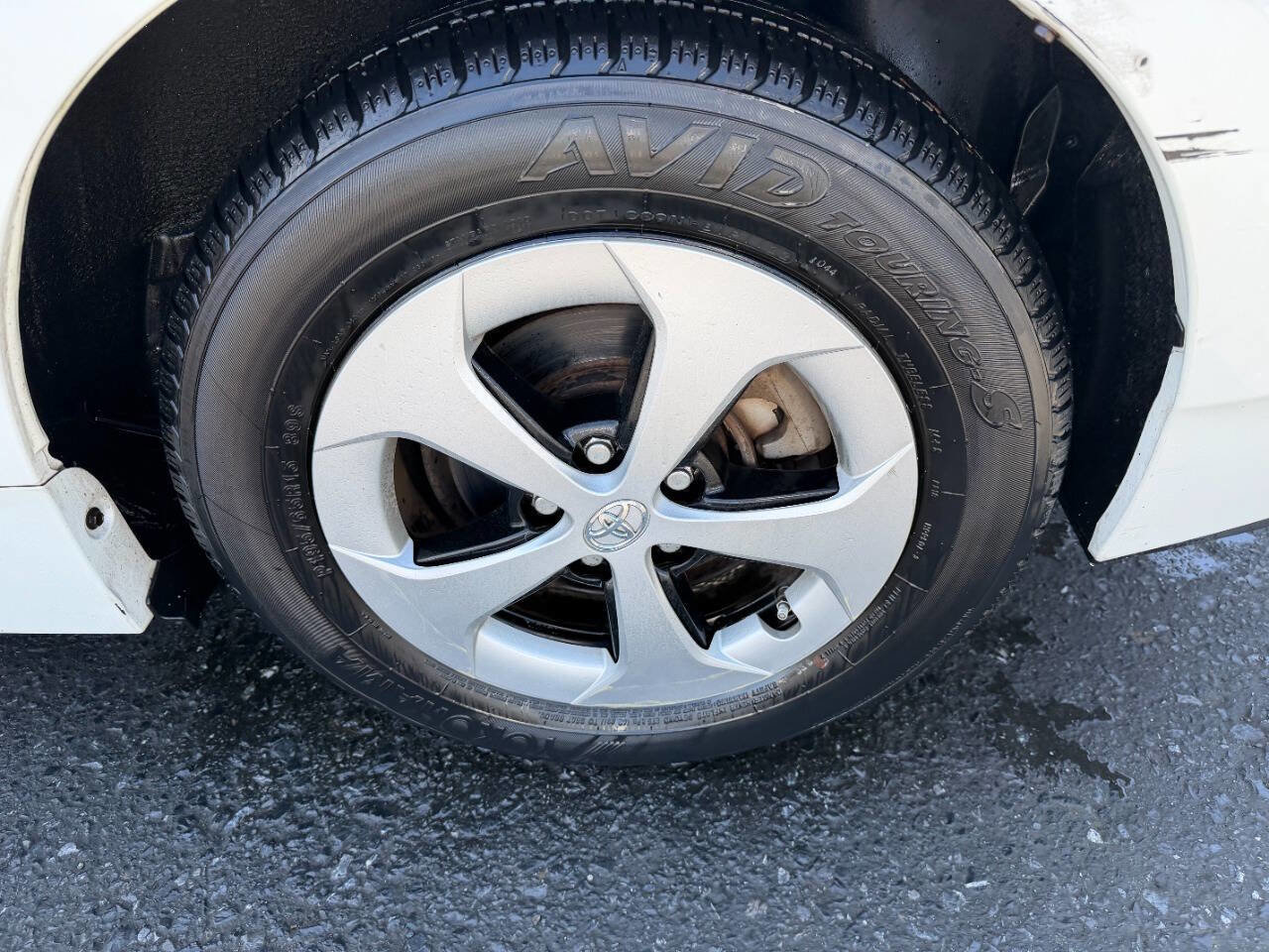 Used 2013 Toyota Prius Four w/ Deluxe Solar Roof Pkg FWD image 12