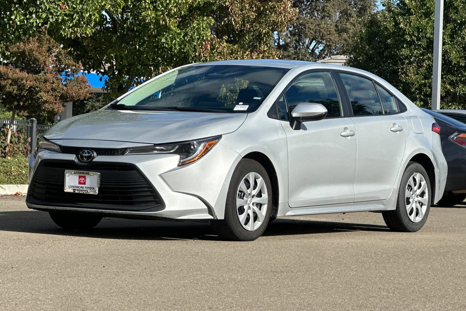 Used 2024 Toyota Corolla LE FWD image 8