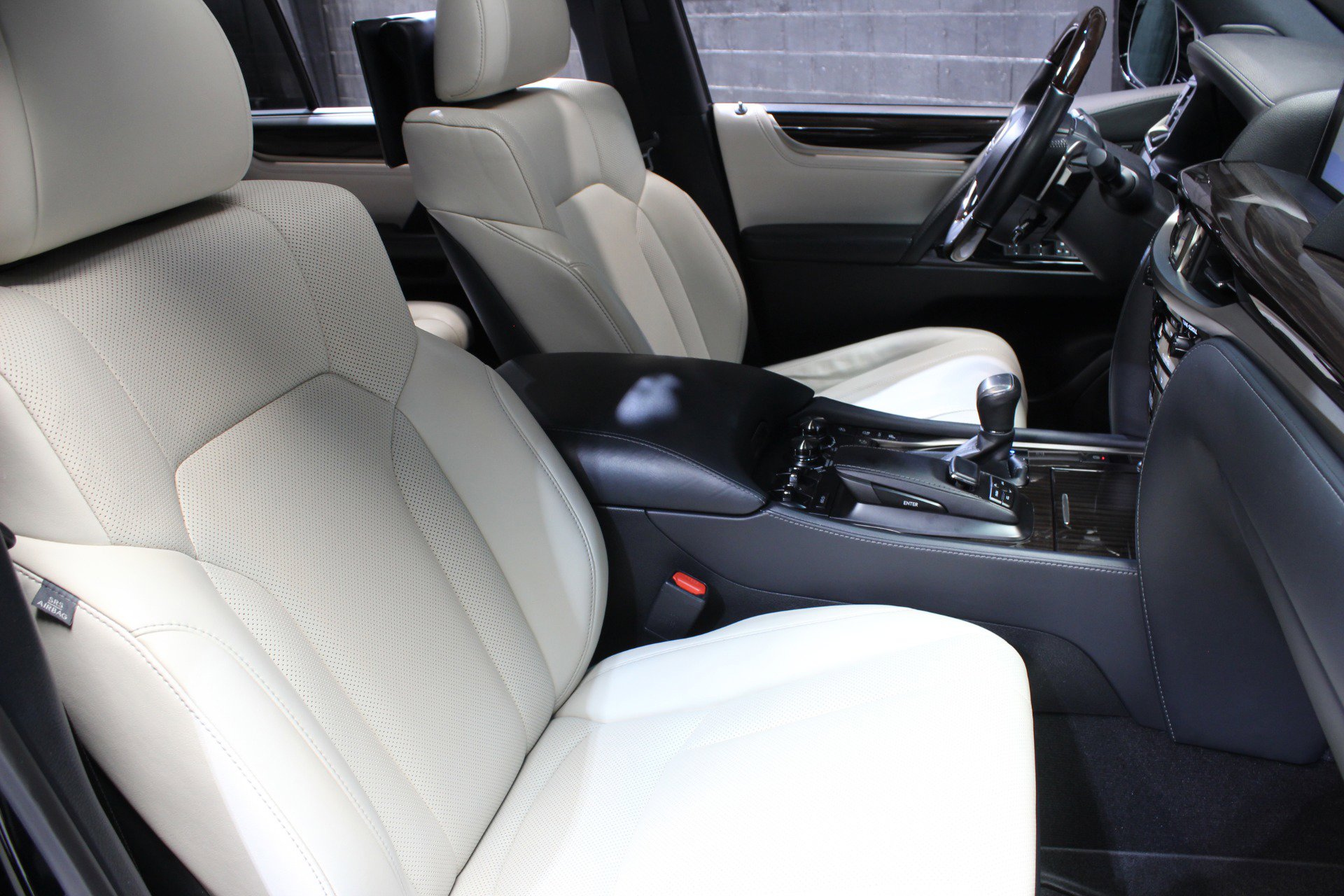 Used 2019 Lexus LX 570 Three-Row Inspiration Series w w/ Inspiration Series image 48