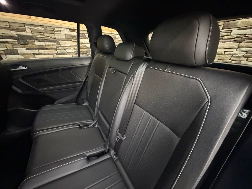 Used 2022 Volkswagen Tiguan SE R-Line AWD/4WD image 30