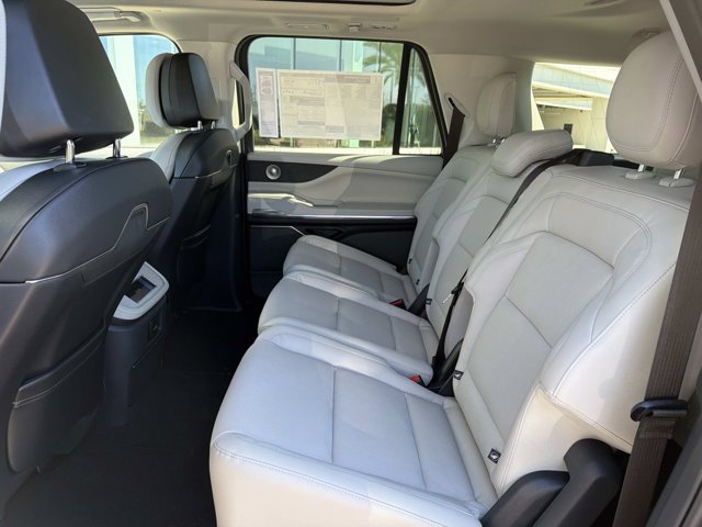 New 2026 Lincoln Navigator L Reserve AWD/4WD image 16