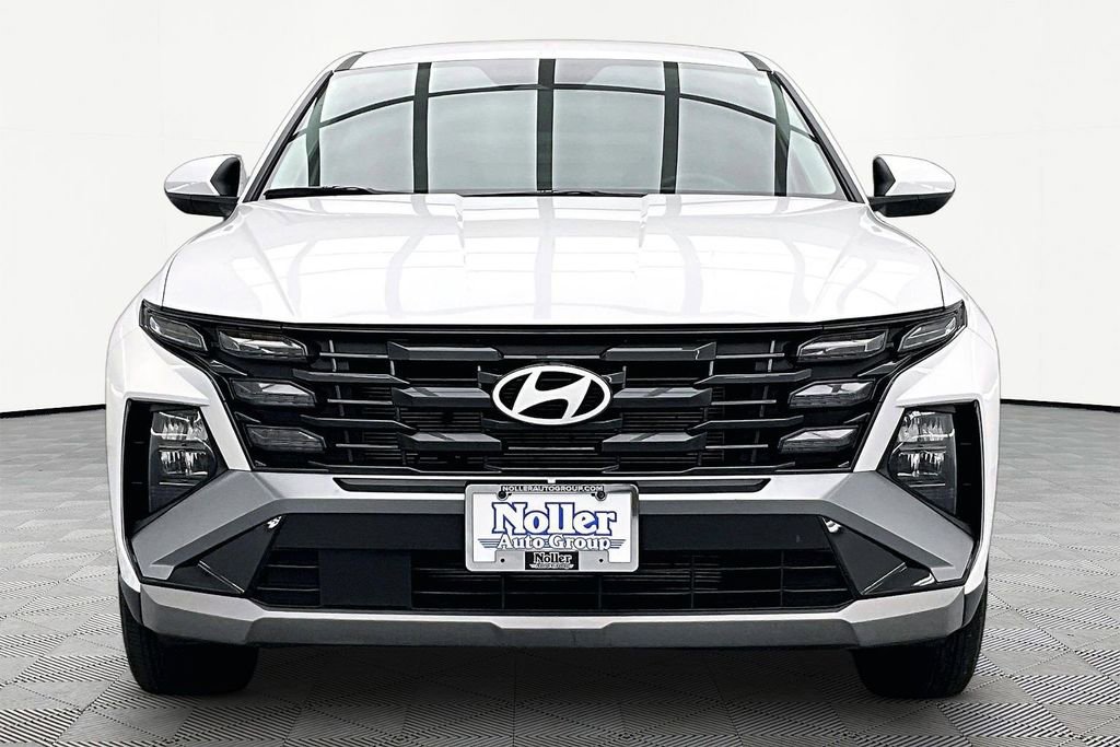 Used 2025 Hyundai Tucson SE image 3