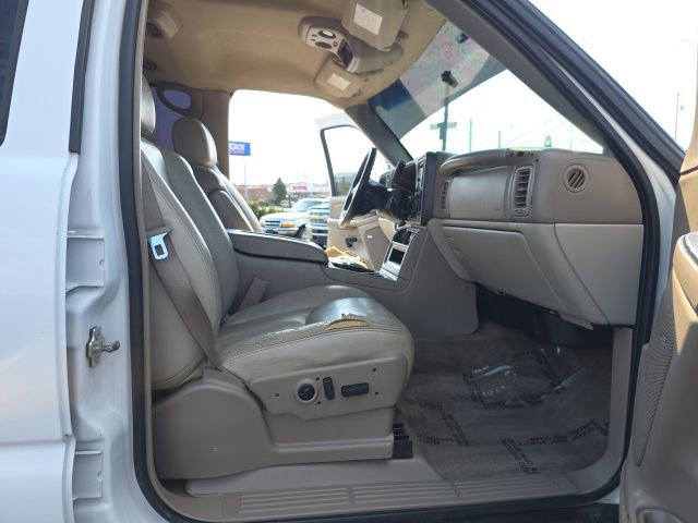 Used 2004 Chevrolet Tahoe Z71 w/ Z71 Preferred Equipment Group AWD/4WD image 31