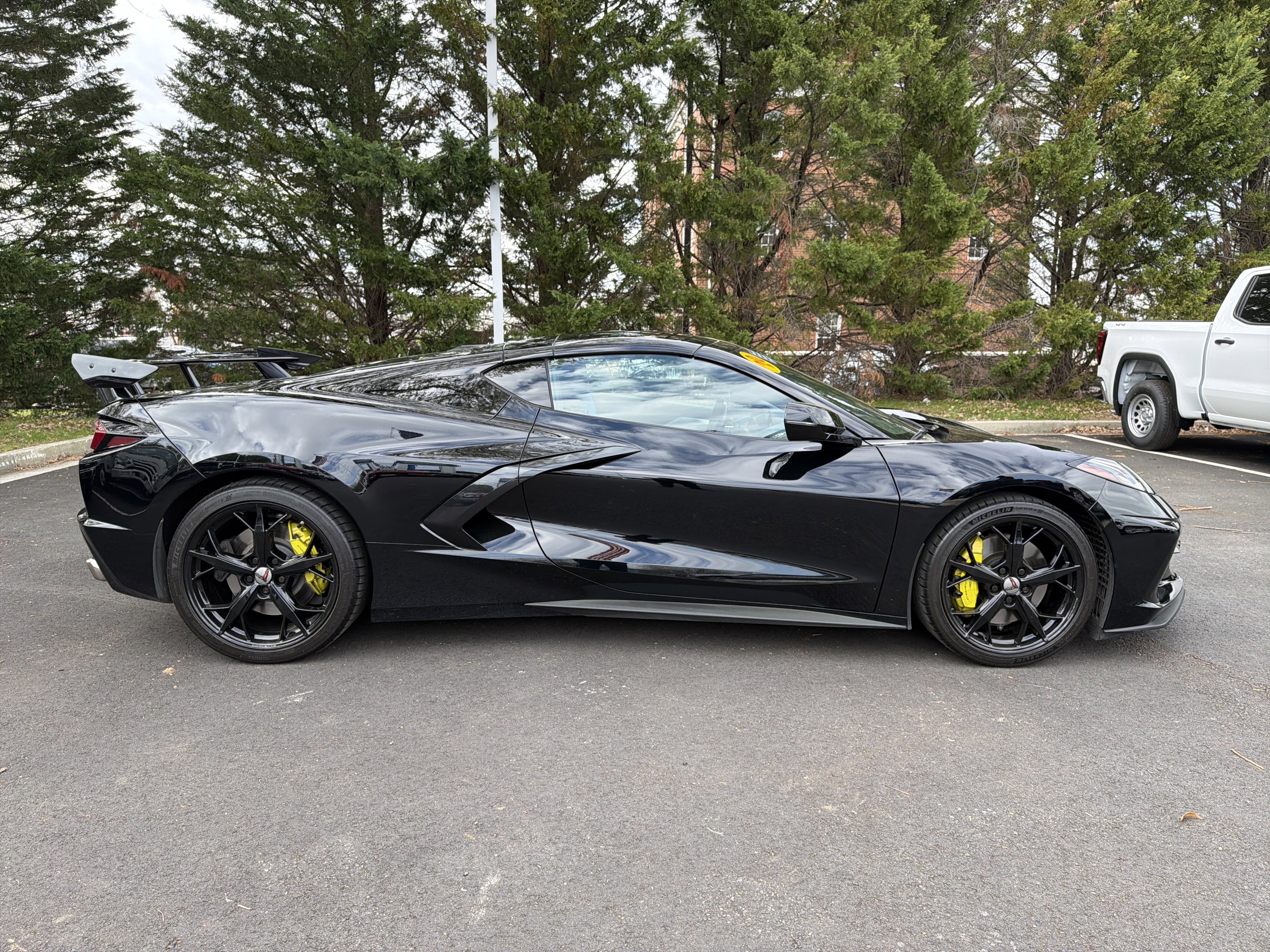 Used 2020 Chevrolet Corvette Stingray Premium Cpe w/ 3LT Preferred Equipment Group image 11