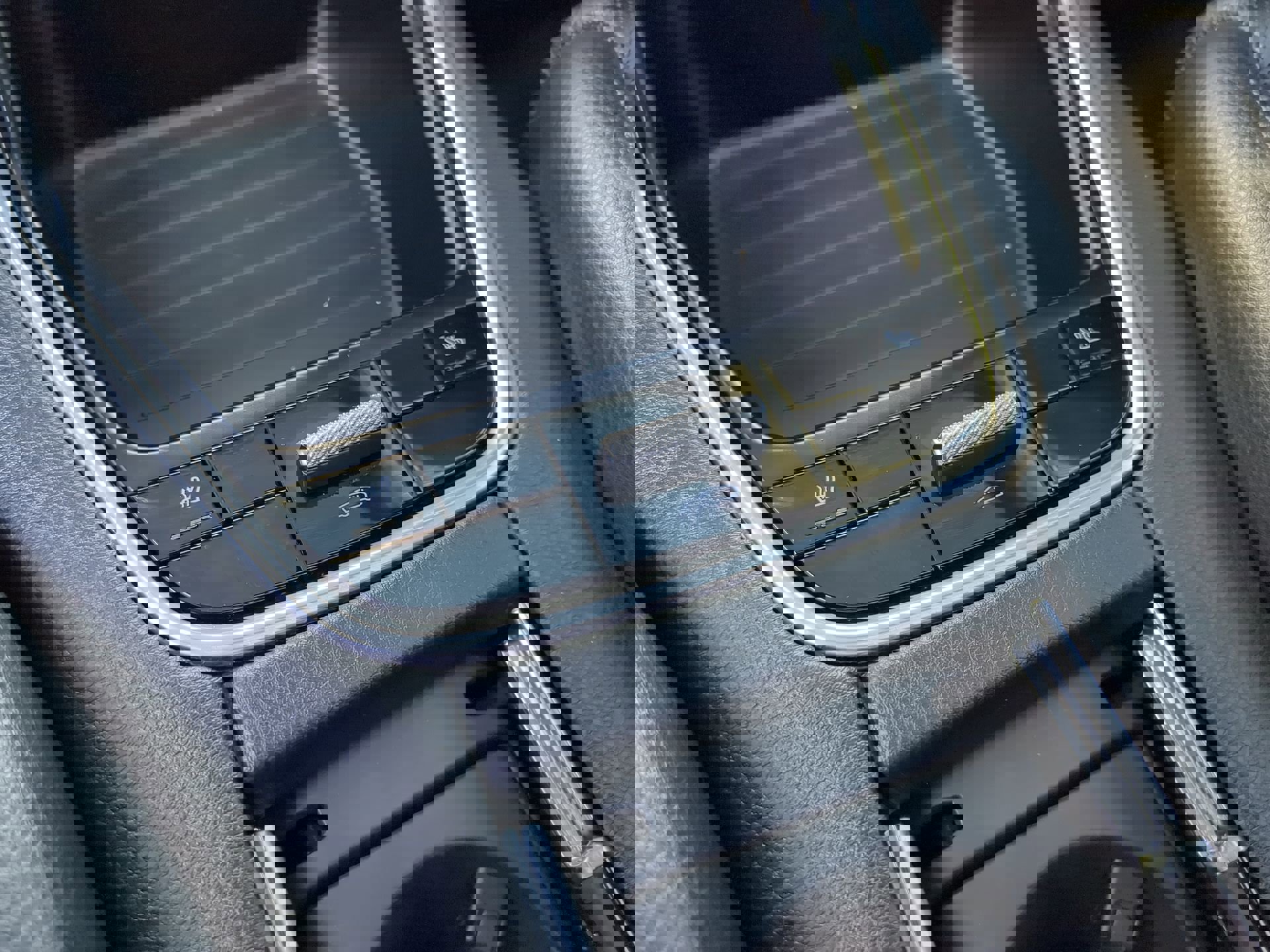 Used 2018 Porsche Panamera 4S w/ Premium Package Plus image 18