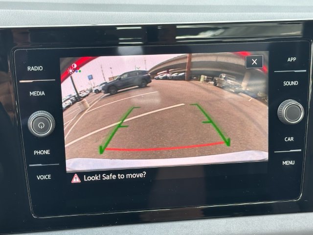 Used 2025 Volkswagen Jetta SE FWD image 17