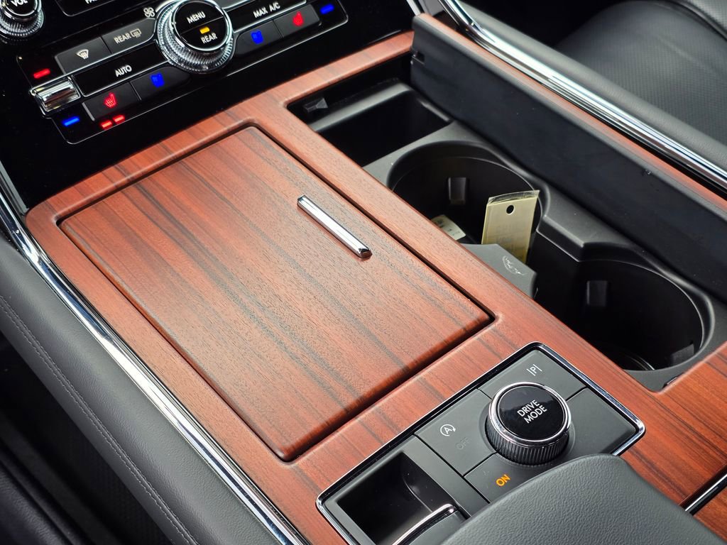 Used 2024 Lincoln Navigator Reserve image 26