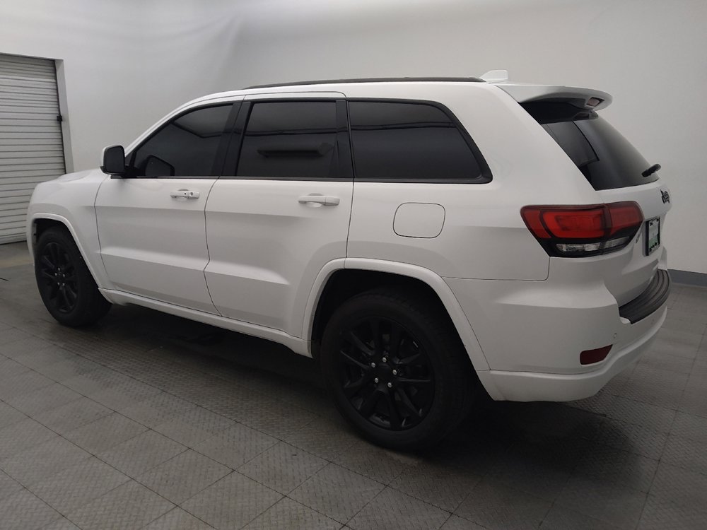 Used 2022 Jeep Grand Cherokee Laredo X image 3