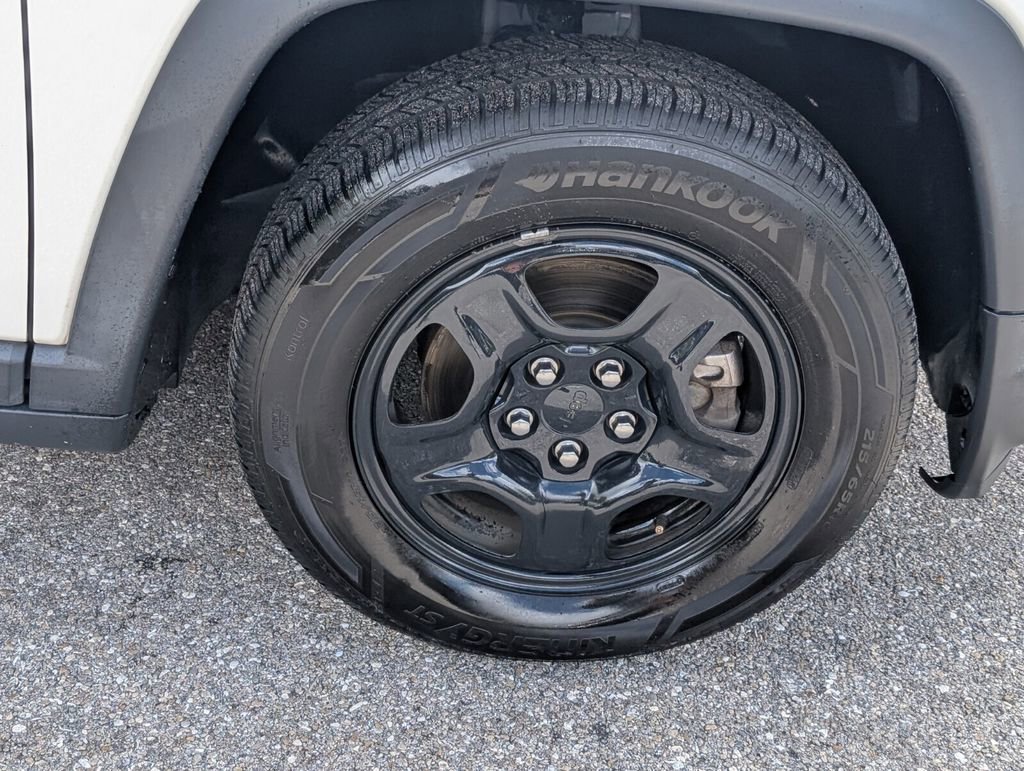 Used 2018 Jeep Compass Sport image 20