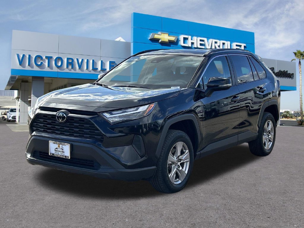 Used 2025 Toyota RAV4 XLE FWD image 9