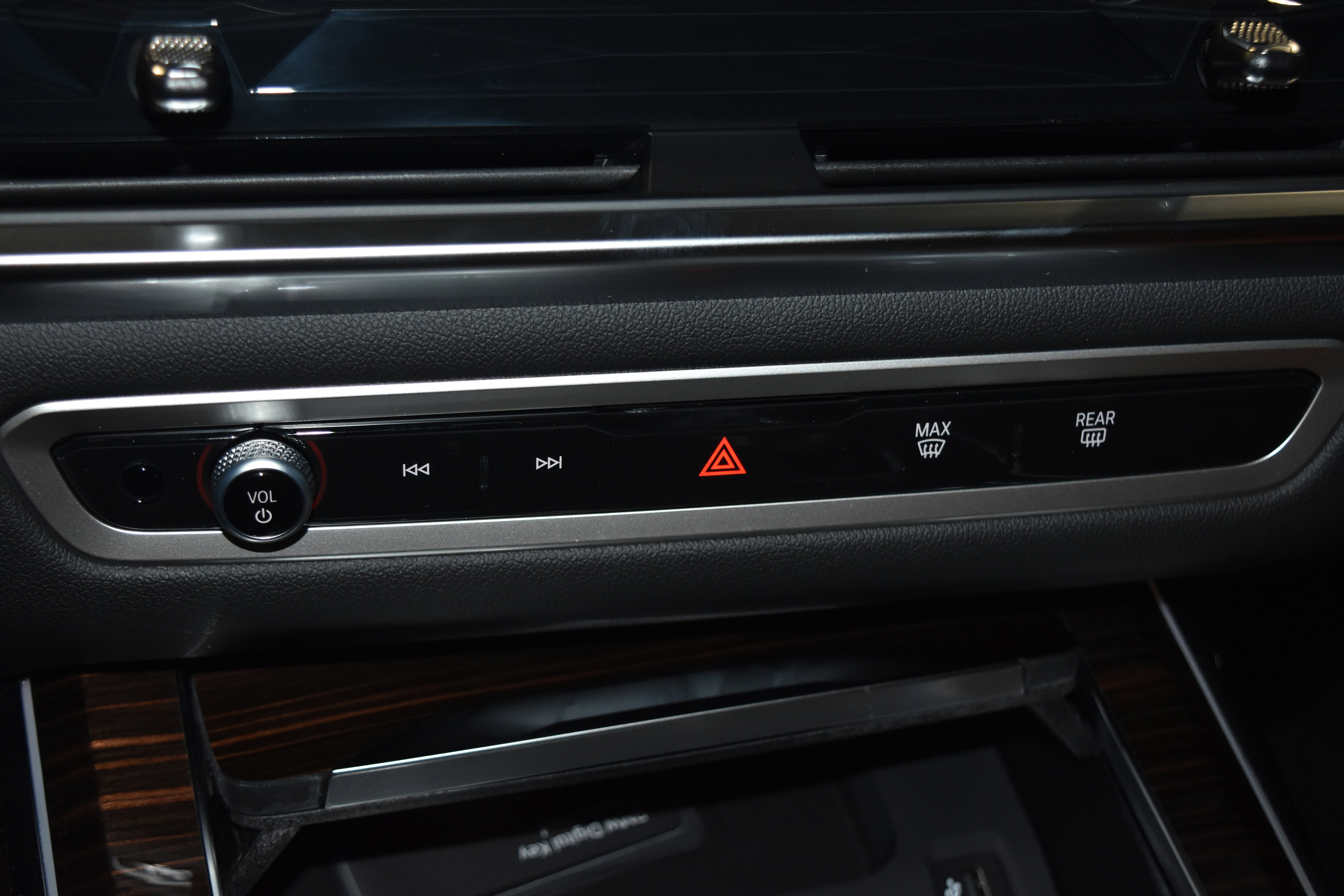 New 2026 BMW X7 M60i image 12