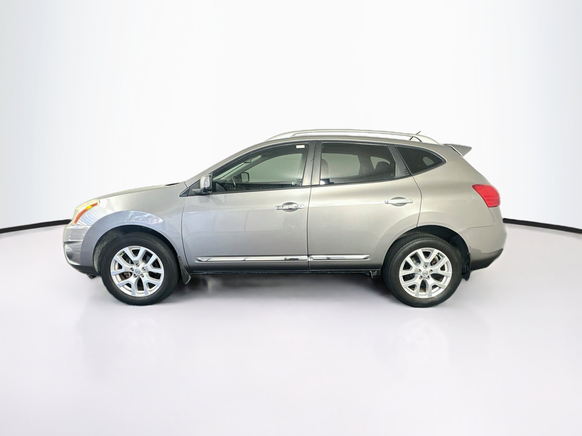 Used 2013 Nissan Rogue SL FWD image 4