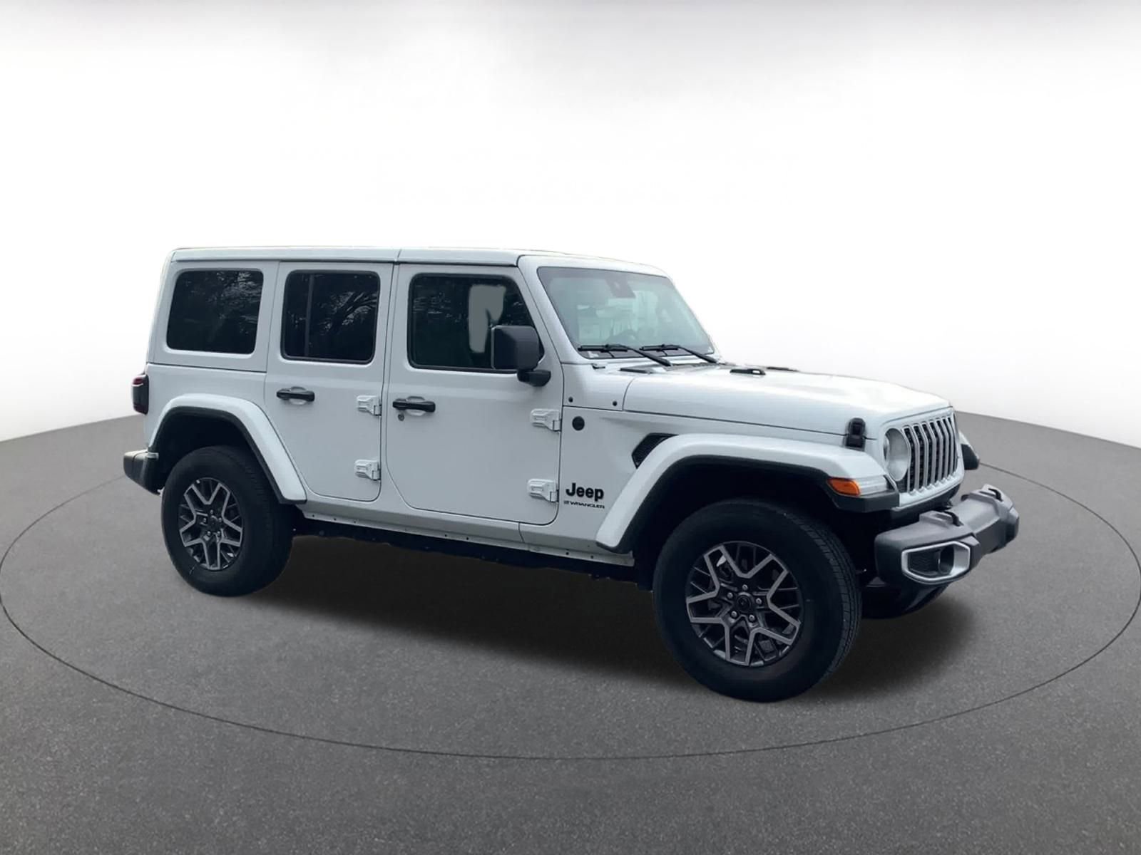Used 2025 Jeep Wrangler Sahara video 2
