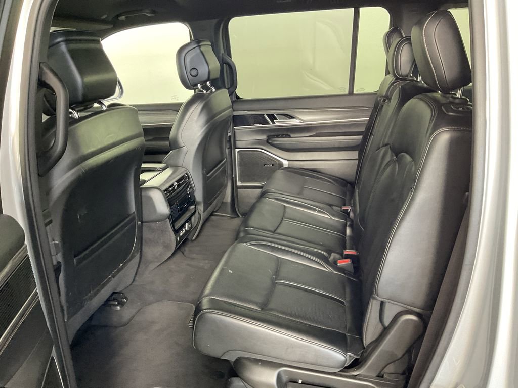 Used 2024 Jeep Wagoneer Series III w/ Flexible Seating Group image 19