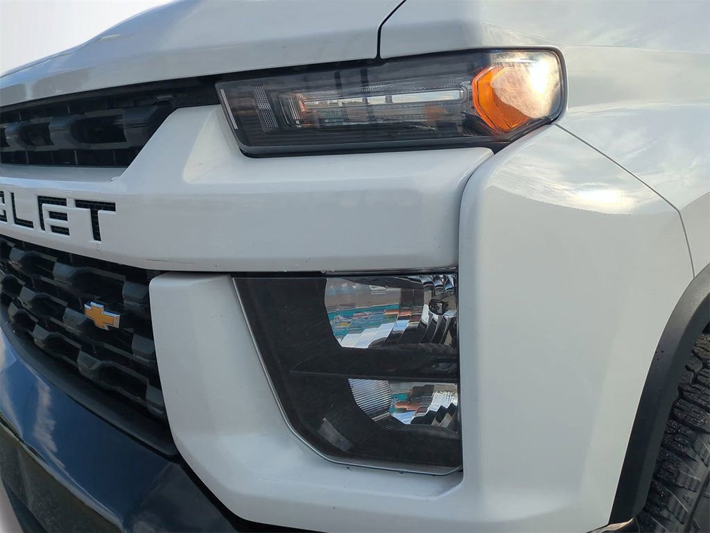 Used 2021 Chevrolet Silverado 2500 Custom w/ Custom Value Package image 10