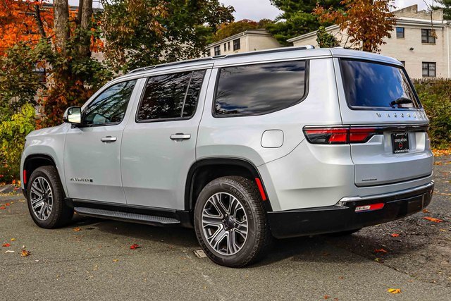 Used 2022 Jeep Wagoneer Series III w/ Flexible Seating Group image 4