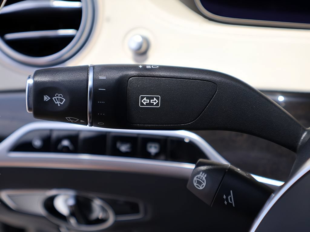 Used 2020 Mercedes-Benz S 560 4MATIC Sedan image 36