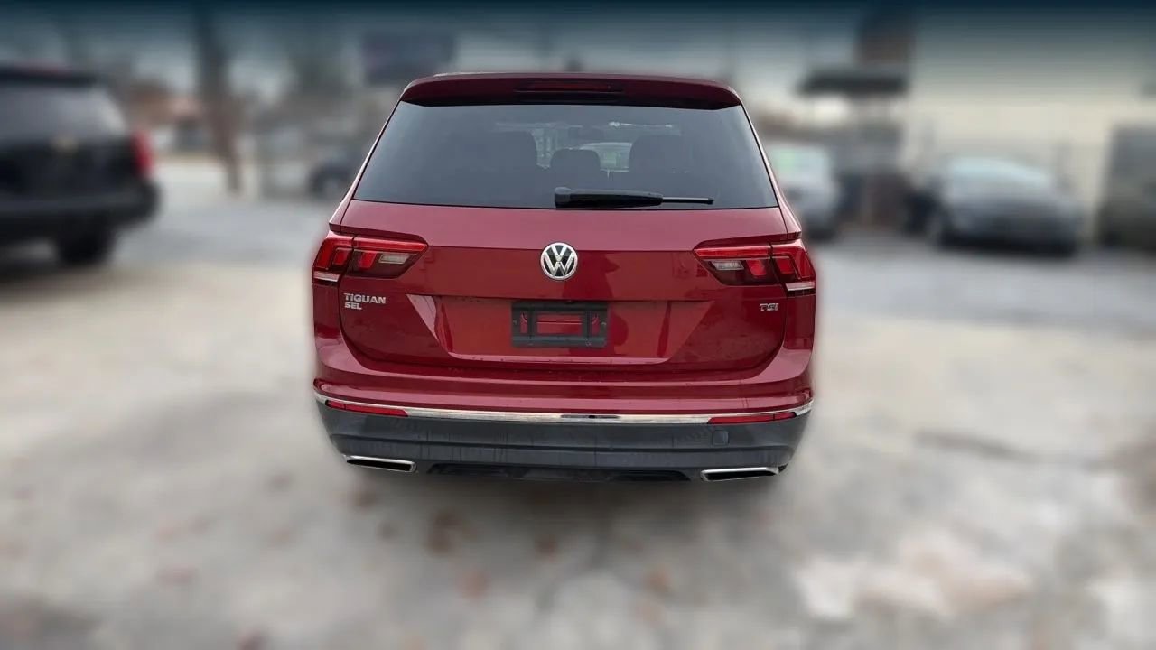 Used 2018 Volkswagen Tiguan SEL FWD image 12
