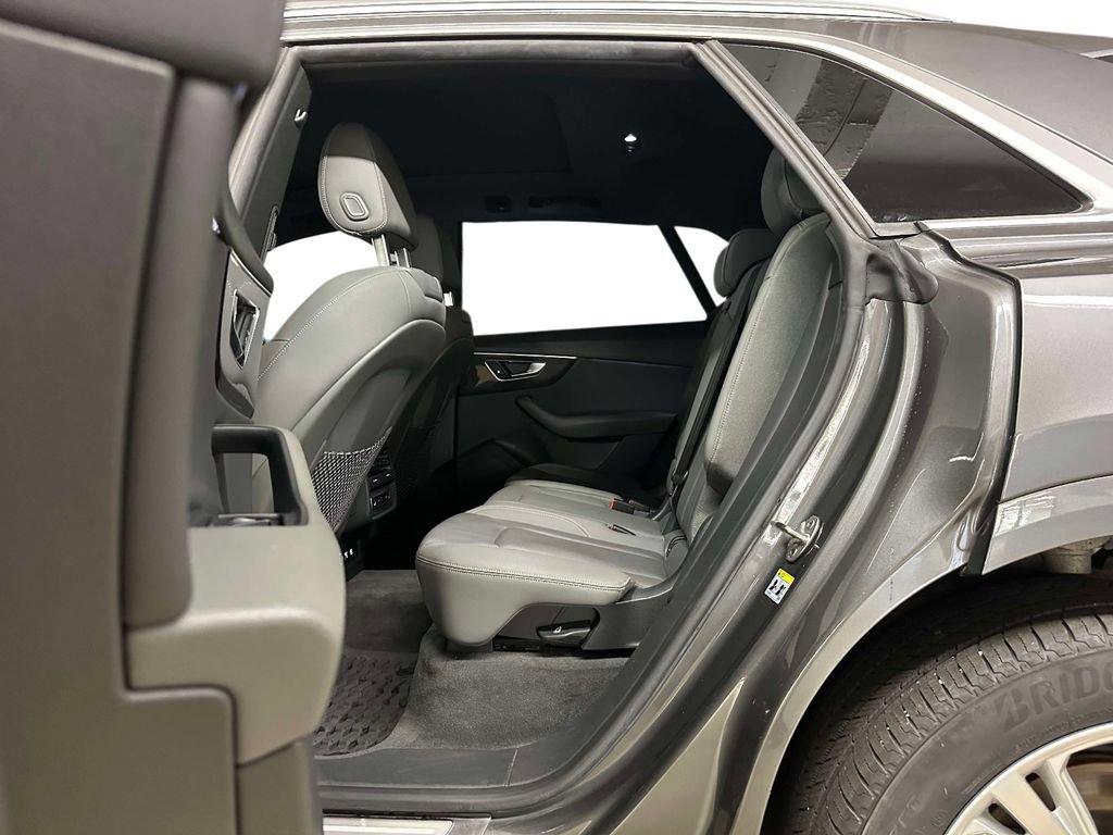 Used 2019 Audi Q8 Premium w/ Convenience Package AWD/4WD image 22