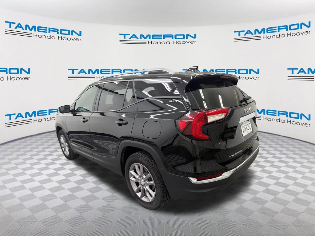 Used 2024 GMC Terrain SLT AWD/4WD image 3