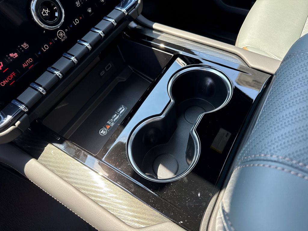New 2026 GMC Yukon XL AT4 AWD/4WD image 25