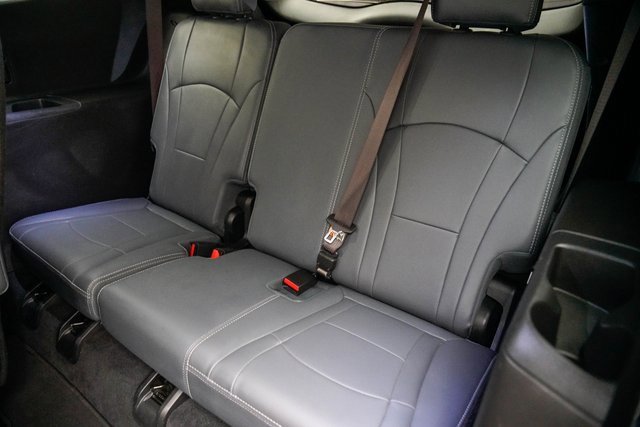 Used 2024 Buick Enclave Premium image 27