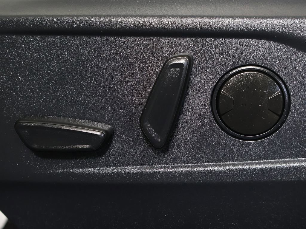 Used 2024 Ford Mustang Mach-E Premium AWD/4WD image 31