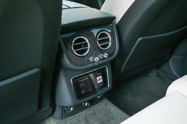 Used 2022 Bentley Bentayga AWD/4WD image 62