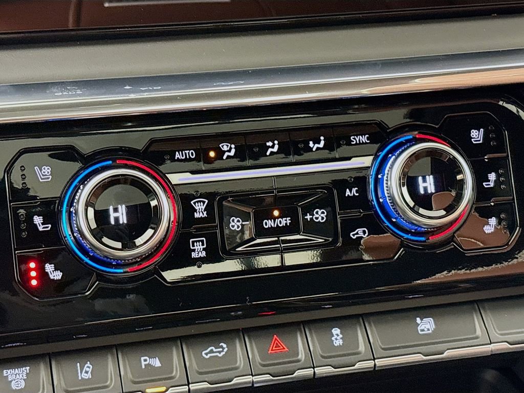 Used 2026 GMC Sierra 3500 Denali Ultimate image 18