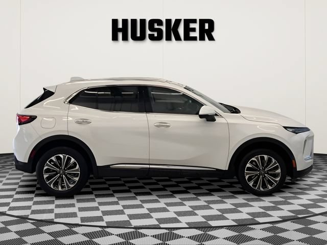 Certified 2024 Buick Envision Preferred AWD/4WD image 2
