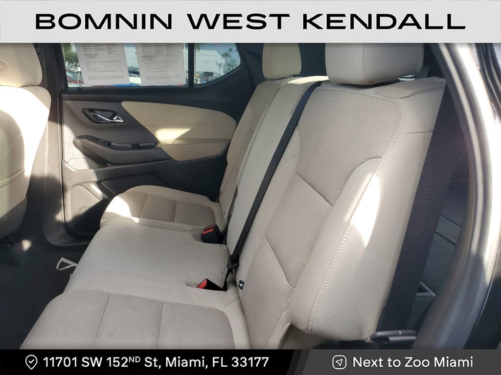 Used 2023 Chevrolet Traverse LS image 14