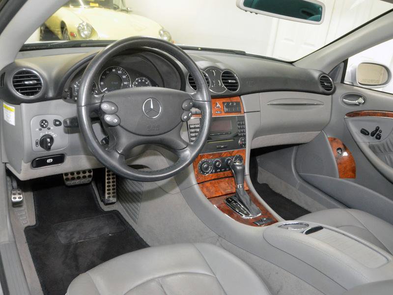 Used 2006 Mercedes-Benz CLK 350 Cabriolet w/ Premium Pkg image 20