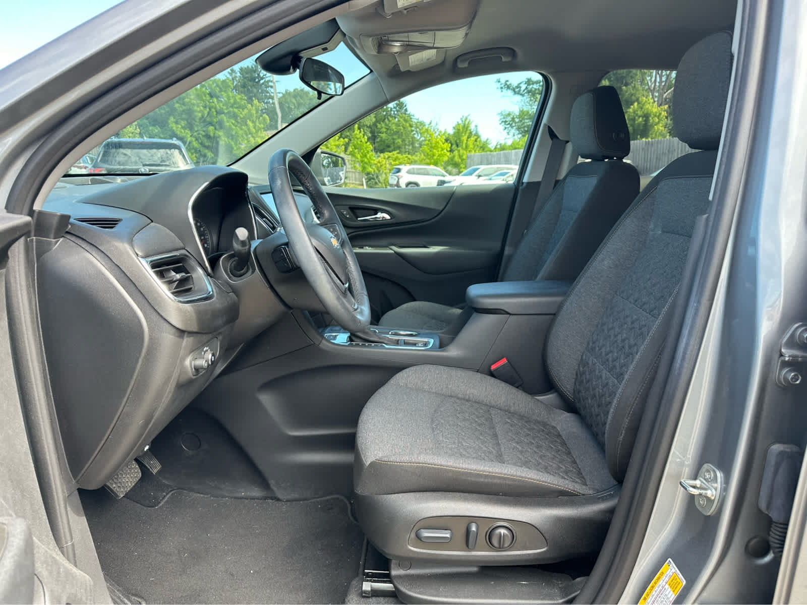Used 2023 Chevrolet Equinox LT AWD/4WD image 9