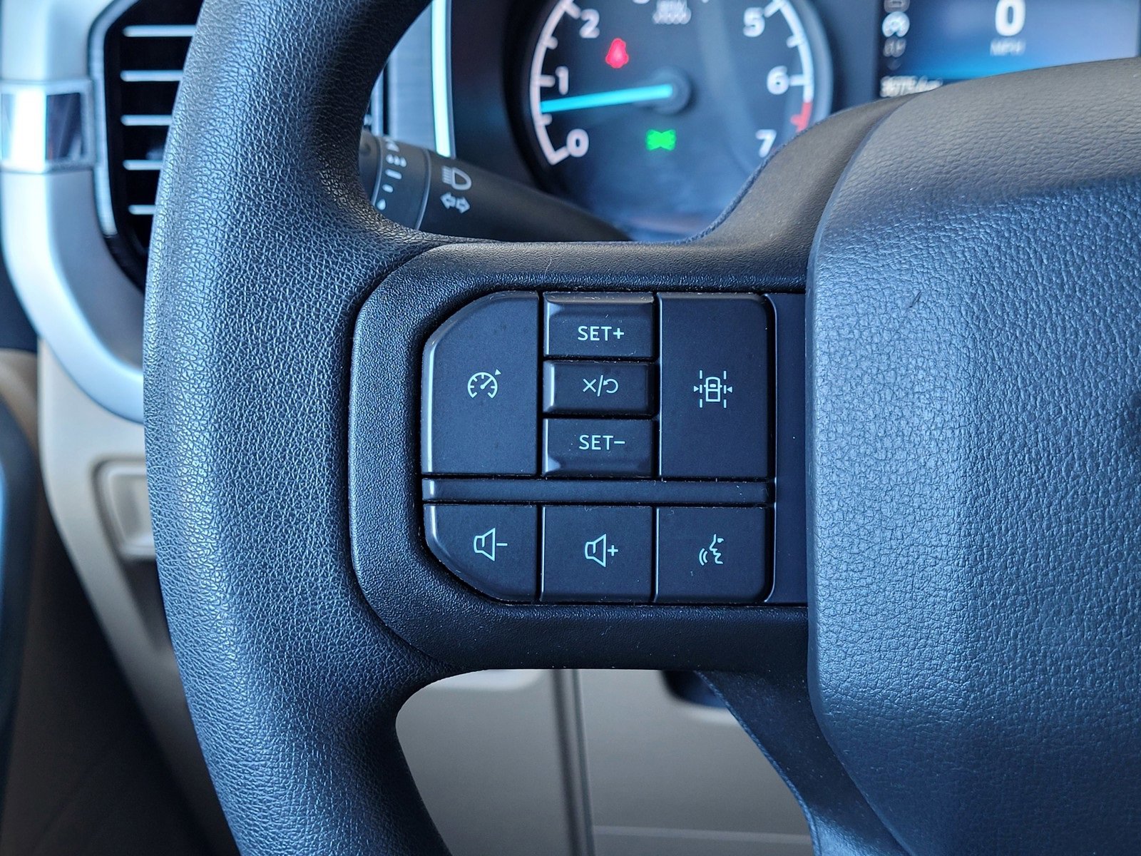 Used 2023 Ford F150 XLT image 18