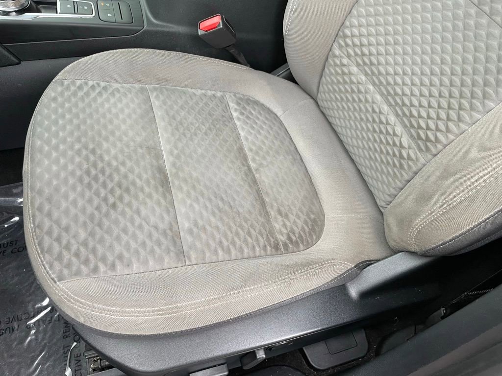 Used 2020 Ford Escape SE image 25