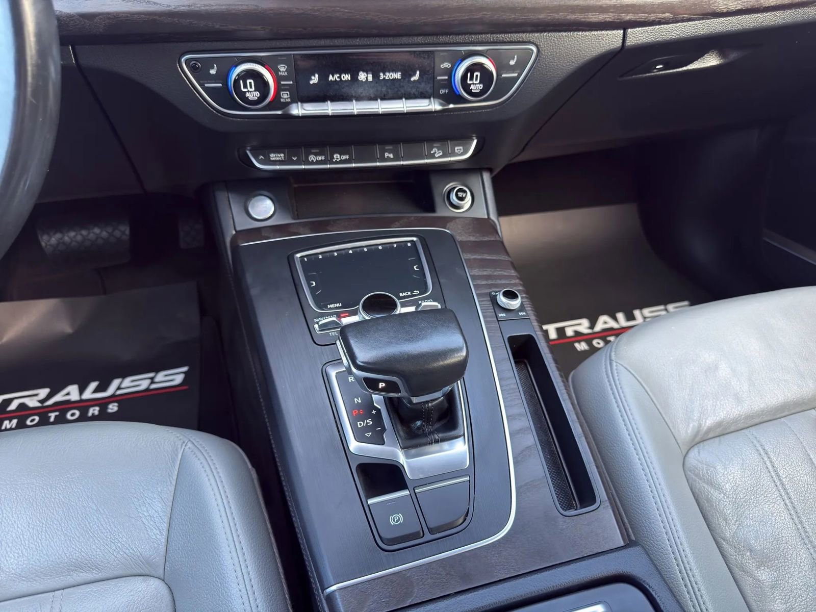 Used 2018 Audi Q5 Prestige w/ Prestige Package image 24