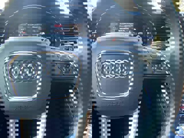 Used 2021 Audi Q7 3.0T Prestige image 34