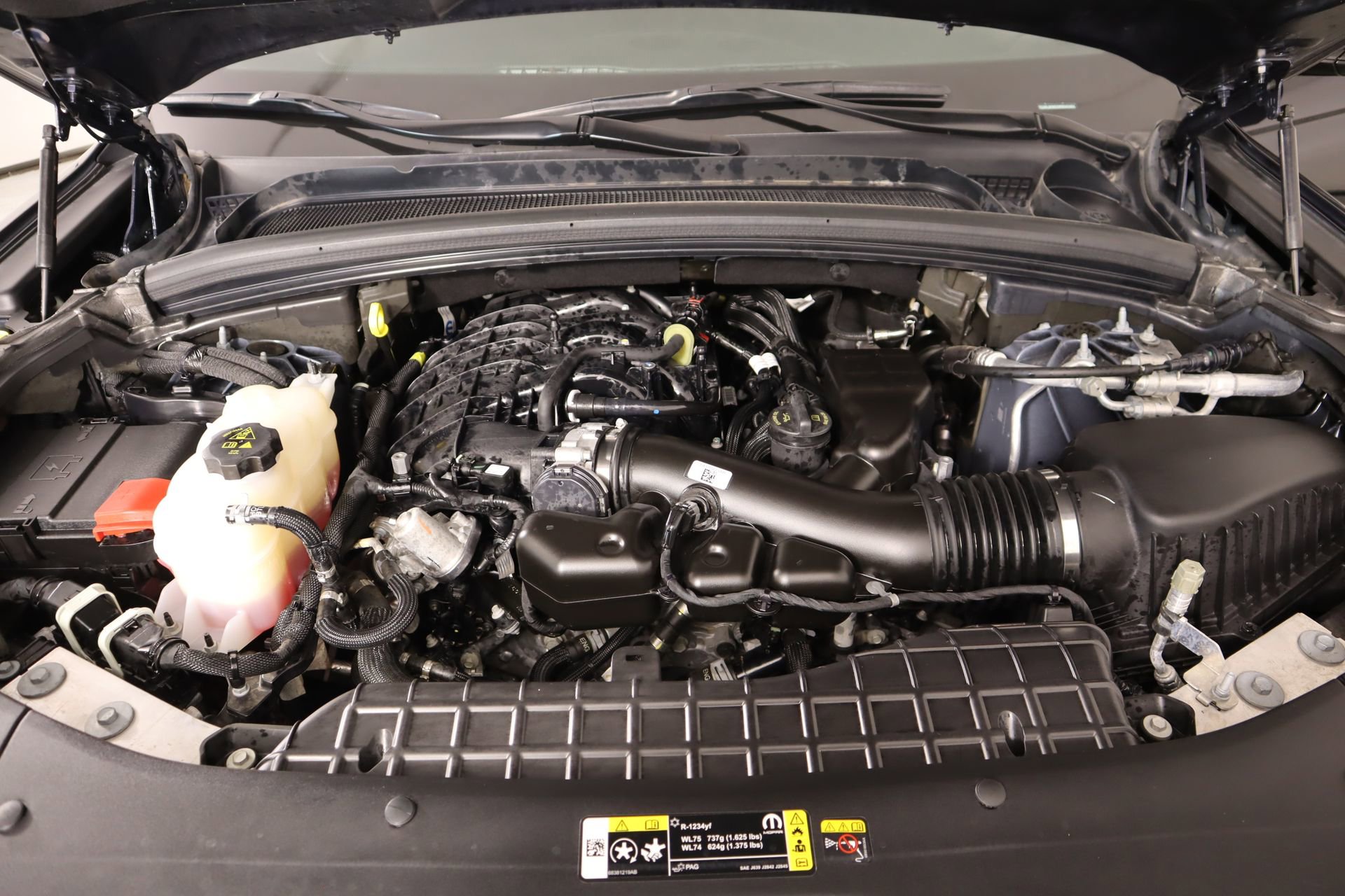 Used 2024 Jeep Grand Cherokee L Limited w/ Black Appearance Package image 22