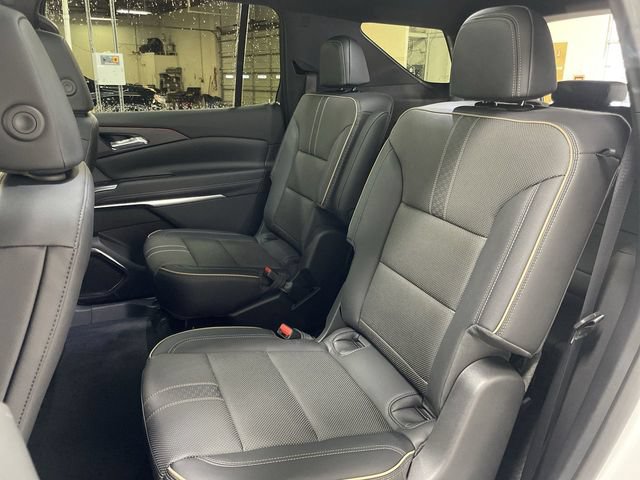 Used 2025 Chevrolet Traverse High Country AWD/4WD image 23