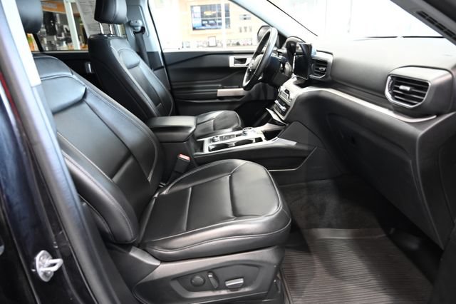 Used 2022 Ford Explorer XLT w/ Equipment Group 202A AWD/4WD image 10