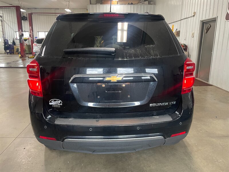 Used 2016 Chevrolet Equinox LTZ w/ Enhanced Convenience Package AWD/4WD image 24