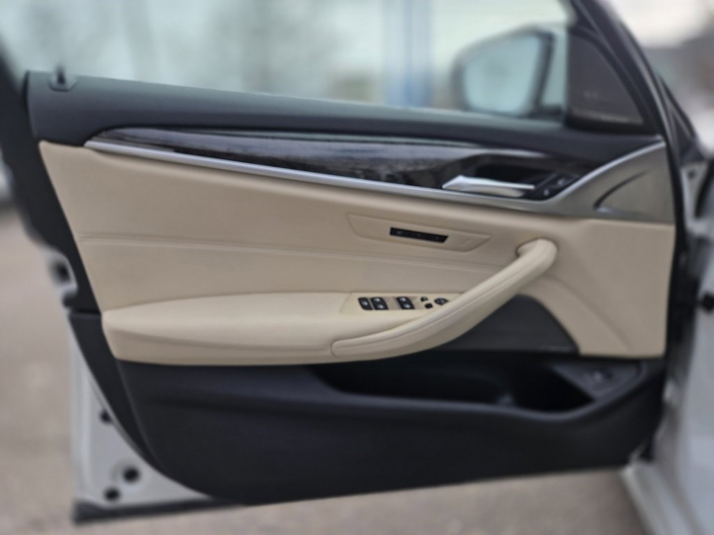 Used 2019 BMW 530i xDrive w/ Convenience Package image 12