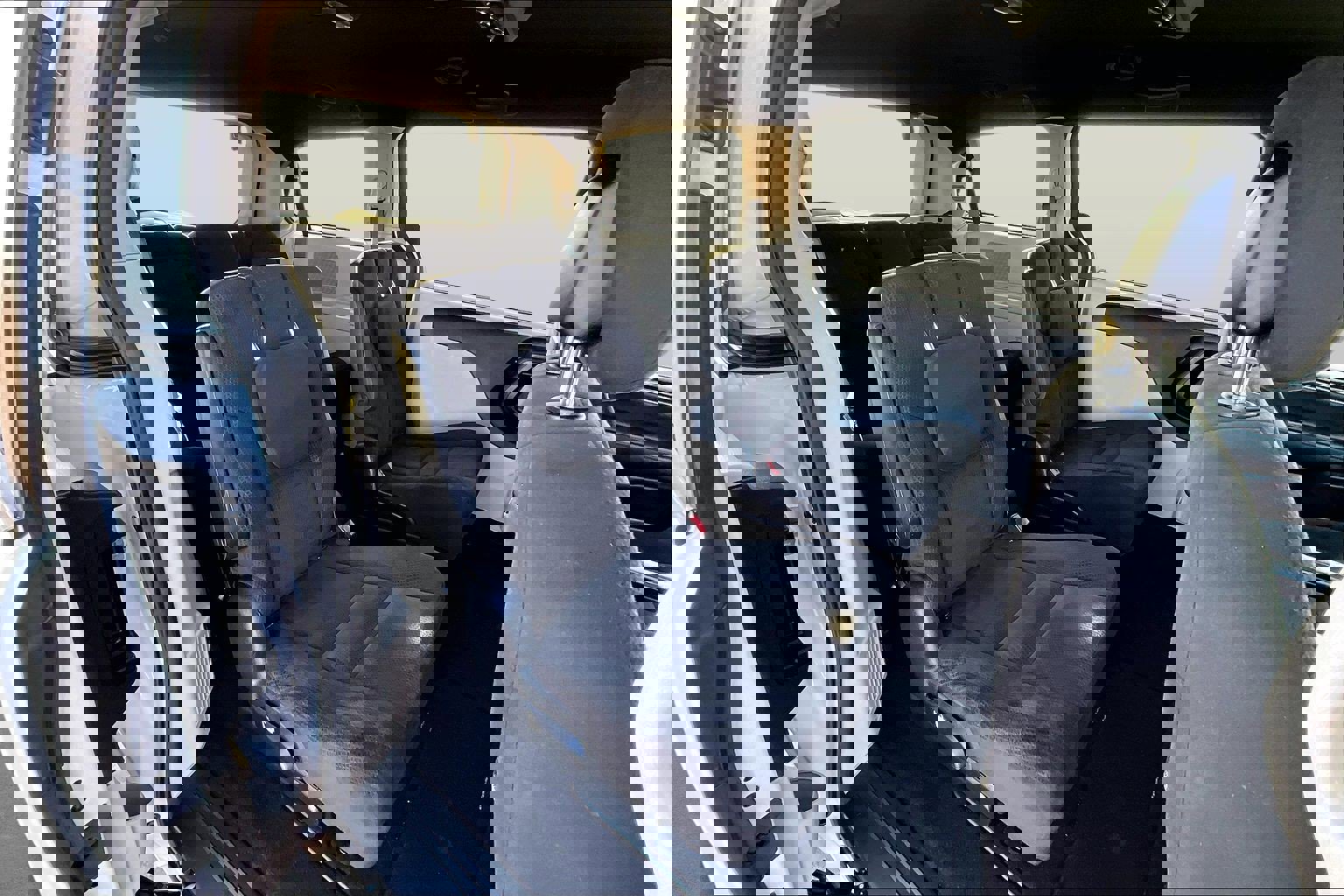 Used 2016 Dodge Grand Caravan SE image 24