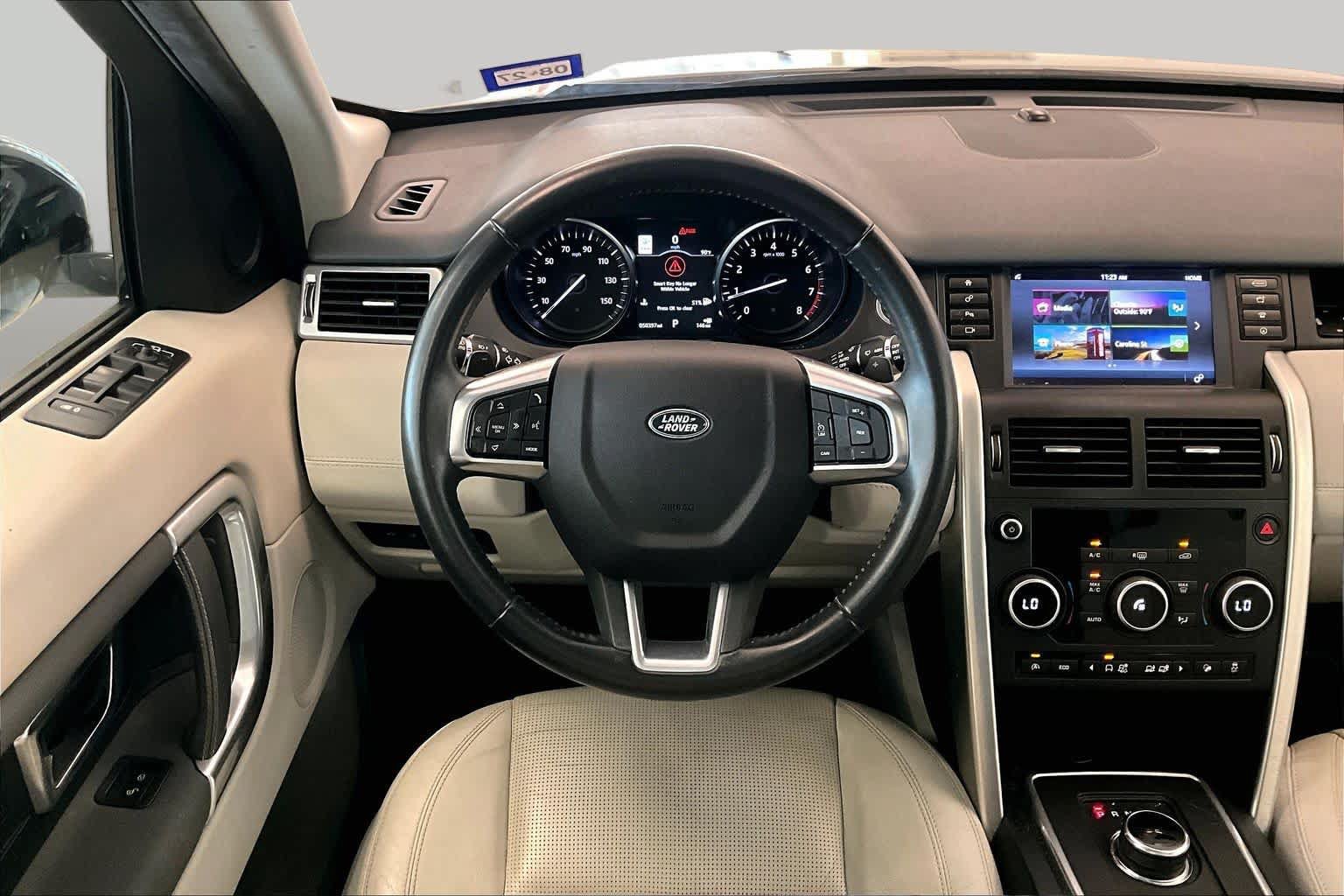 Used 2017 Land Rover Discovery Sport HSE AWD/4WD image 16