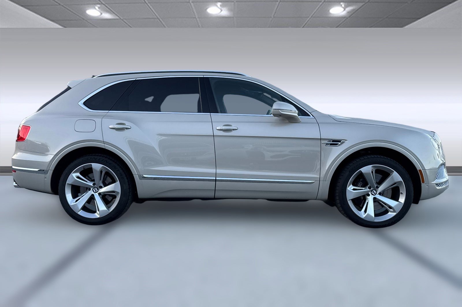 Used 2018 Bentley Bentayga image 8
