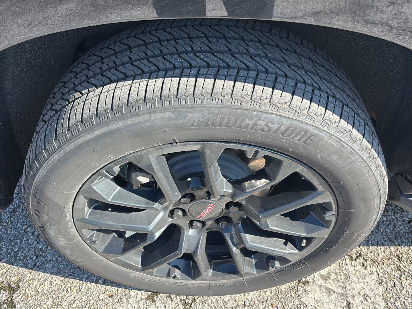 Used 2023 GMC Yukon SLT RWD image 10