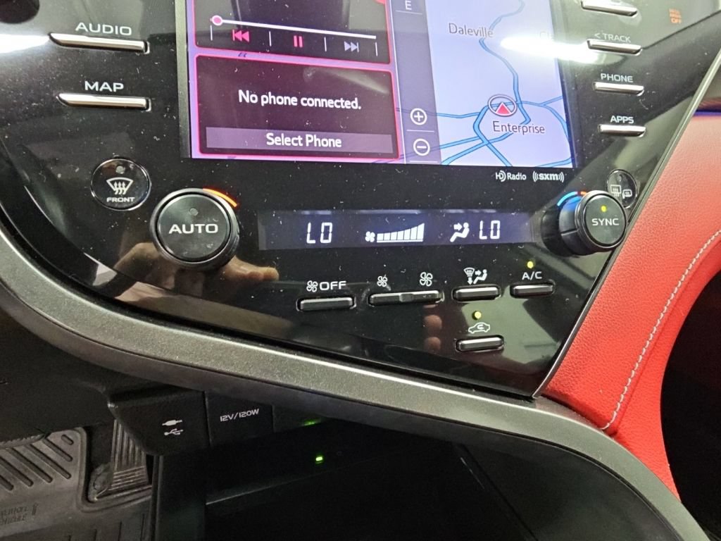 Used 2019 Toyota Camry XSE w/ Navigation Package FWD image 19